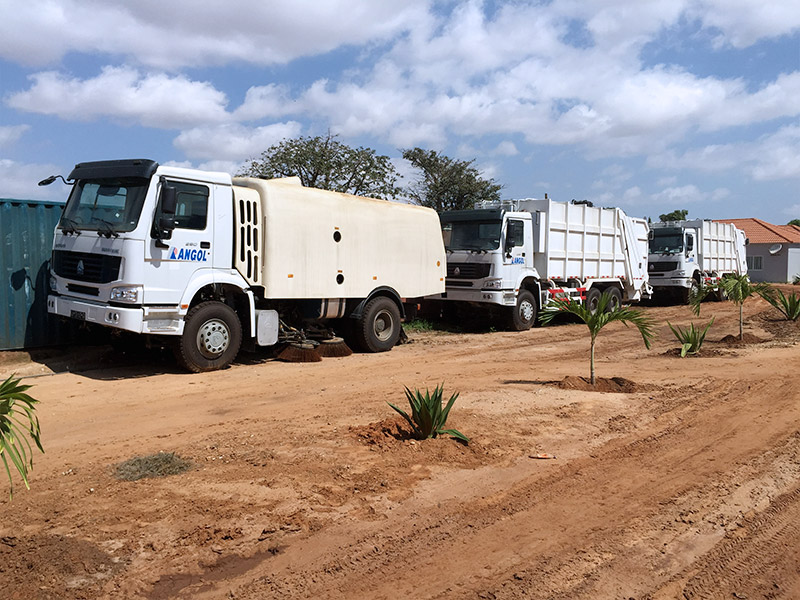 Arrivals of Sinotruk garbage truck and road sweeper truck for one Angola sanitation company